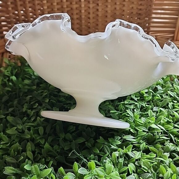 Vintage Silver Crested Fenton Milk Glass Bowl Pedestal Compote Coquette Bridal - Picture 6 of 10